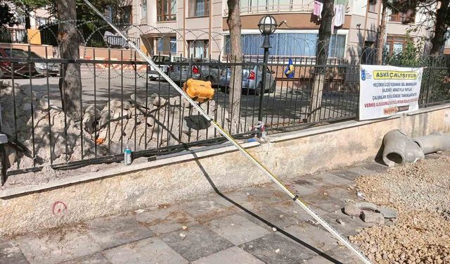 Ankara’da elektrik akımına kapılan belediye işçisi hastaneye kaldırıldı