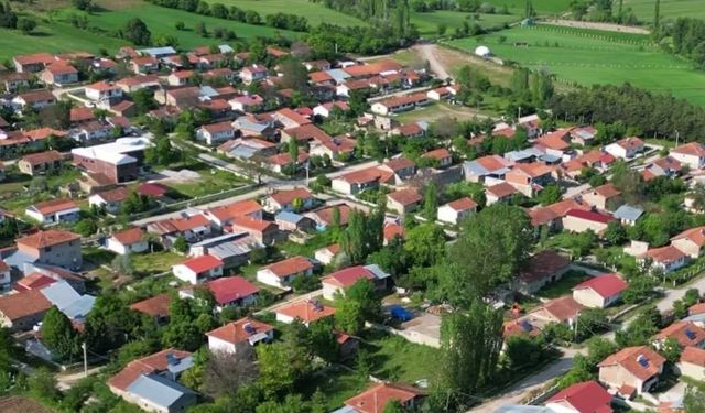 Paris Yada Barcelona Değil  Tokat’ın “Mükemmel Planlı” Köyü: Her Bir Sokağı  Cetvelle Çizilmiş Gibi!