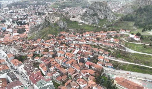 Tokat'ta sıcak havalarda yapılan bu hata evi daha da ısıtıyor