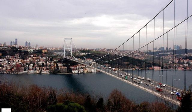 Bayramda ulaşımda rekor yoğunluk: Otoyol ve köprülerden 12,3 milyon araç geçti