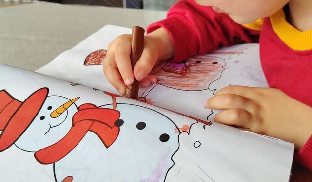 Çocukları Doğal Yetiştirin: Uzmanlardan Ailelere  Uyarı
