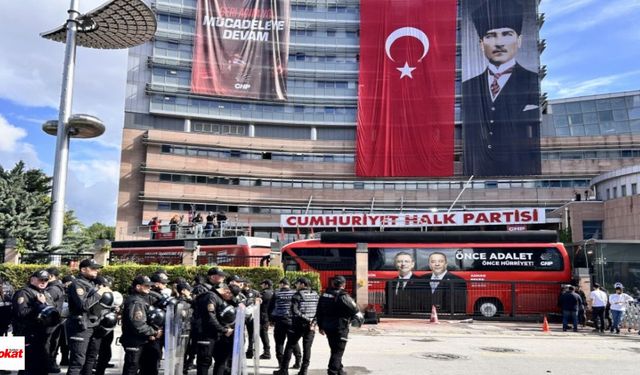 Mahkeme kararı sonrası CHP karıştı: Polis müdahalesiyle bina gaz altında kaldı