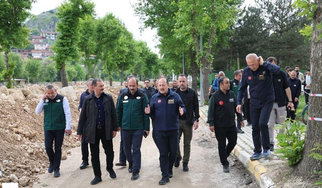 Tokat'ta Sel Tehlikesi Sürüyor AFAD Başkanı Ali Hamza Pehlivan Sahada Bizzat Çalışıyor