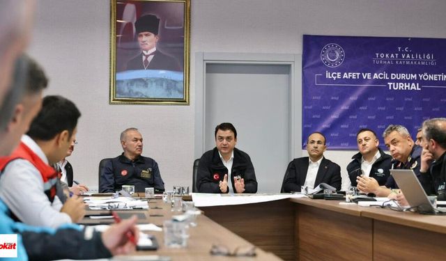 Vali Köklü Turhal’daki Kriz Merkezinde Son Durumu Değerlendirdi