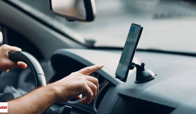 Trafik Yönetmeliği Değişti Telefon Tutucuları ve Araç Kameraları İçin Yeni Kurallar