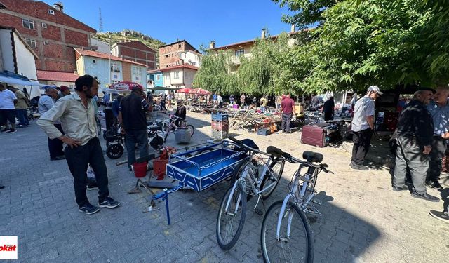 Tokat Cuma Pazarı'na Yoğun İlgi: İkinci El Ürünler Alıcılarını Bekliyor