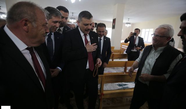 İçişleri Bakanına Sürpriz 15 liler Tesbih Hediyesi