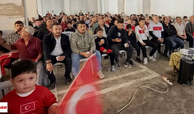 Niksar’da Milli Heyecan Paylaşıldı: Mağlubiyet Moralleri Bozamadı
