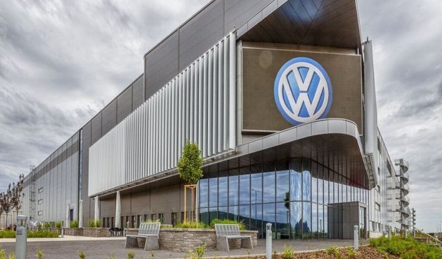 Dört Fabrika Kapatılacak 100 Bin İşçi Çıkarılacak  Otomotiv Devinde Büyük Deprem