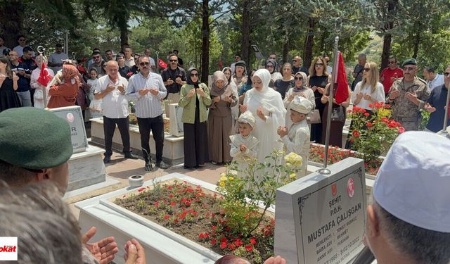 Polis Konvoyu Şehitliğe Gitti, Duygu Dolu Anlar Yaşandı