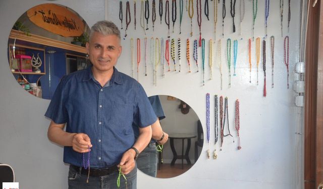 Temizlikle Başladı 80’in Üzerinde Koleksiyon Yaptı Tokat’ta Bu Kuaförde Duvarlar Tesbih Müzesine Dönüştü