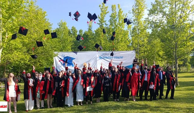 Togü Niksar Uygulamalı Bilimler Fakültesinde mezuniyet coşkusu yaşandı