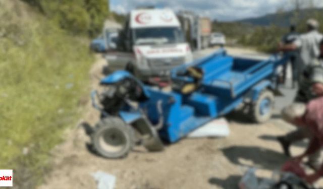 Tokat Plakalı Minibüs Patpatla Çarpıştı, Sürücü Ucuz Atlattı