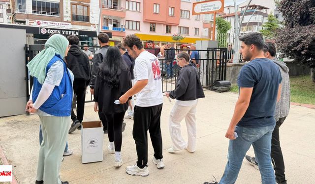 Tokat'ta YKS Sonrası Anlamlı Dayanışma: Kalem Setleri Köy Okulları için Toplandı