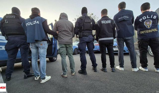 Tokat'ta ''Barış Boyun'' Çetesine Operasyon Aralarında Avukatlarında Olduğu 45 Kişi Tutuklandı