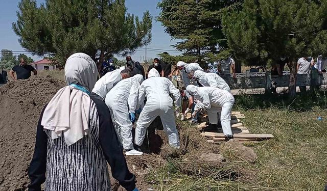 Tokat’ta KKKA Şüphesiyle Hayatını Kaybetti, Özel Tedbirlerle Defnedildi