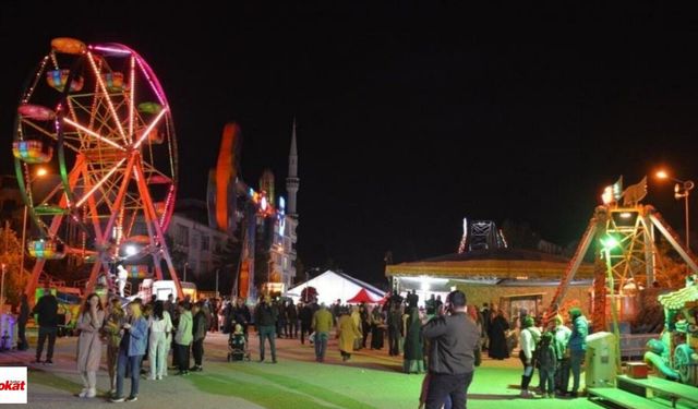 Asırlık Zile Panayırı, Fuar Alanı ve Lunapark Yeri ile İşyerleri Kiraya Verilecek