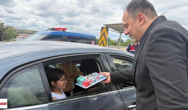 Erbaa'da Trafik Denetimlerine Yakın Takip! Kaymakam Demir Uygulama Noktasında