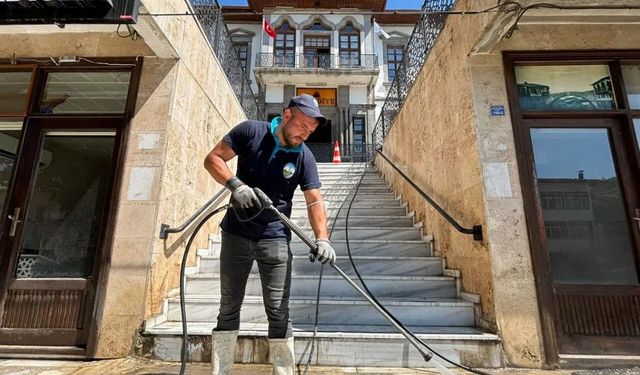 Niksar’daki Tarihi Alanlar Jet Yıkama Aracıyla Yenilendi