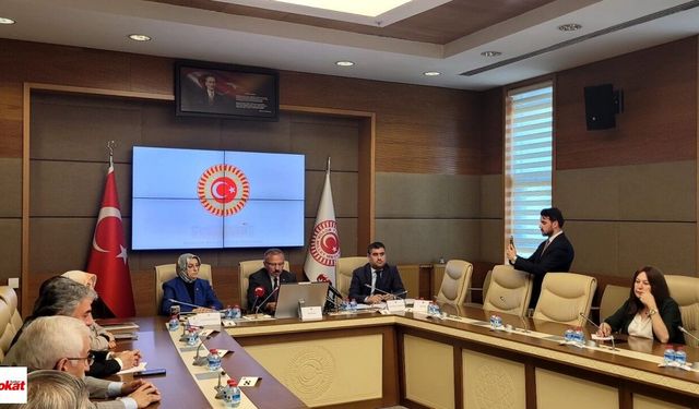 Tokatlı Vekil Başkanlığındaki Komisyonda Dikkat Çeken Talep: "Okullarda Akıllı Telefon Yasaklansın"