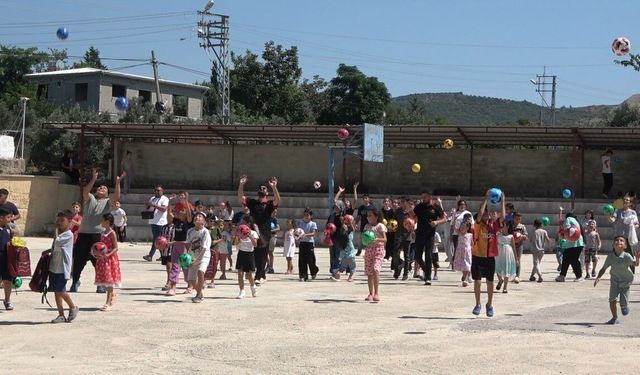 Çocukların mutluluğu için Tokat'tan Osmaniye'ye gittiler