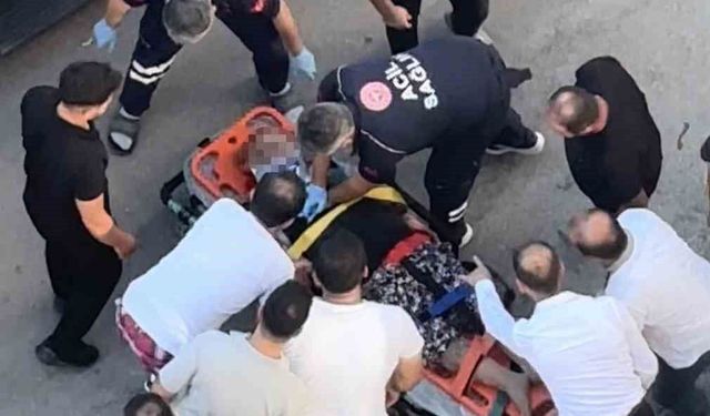 Yaya geçidinde otomobil çarptı, kurtarılamadı