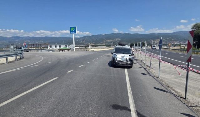 Hamidiye Köprü Çıkışında Çift Taraflı Kaza