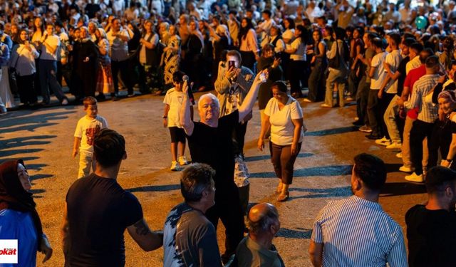 Niksar’da Festival Neşesi: Rıza Dalga ve Ahmet Arslan Rüzgârı Esti