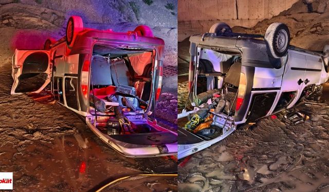 Niksar'da gece saatlerinde feci kaza: Araçta sıkışan 3 kişi kurtarıldı