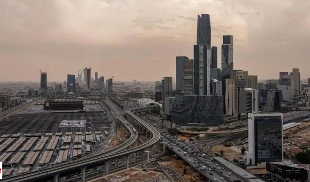 10 Yılda İnşa Edildi Sıfırdan Kuruldu Tam 35 Milyon Kum Taşındı  En Büyük Sanayi Şehri Oldu 120 Bin Sakini Var