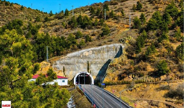 15 Dakikalık Yol 3 Dakikaya İndi 2.071 Metrelik Proje D-100 Bağlantılı 2 İli Birbirine Bağladı Yolculuk 2,4 Km Kısaldı
