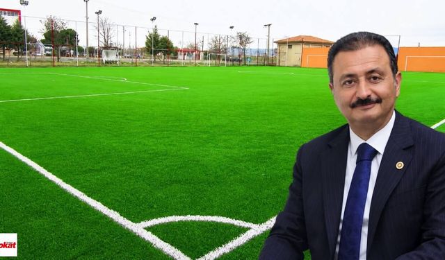 Reşadiye'nin Futbol Sahası Baştan Sona Yenileniyor, Kasaya 30 Milyon TL Girdi