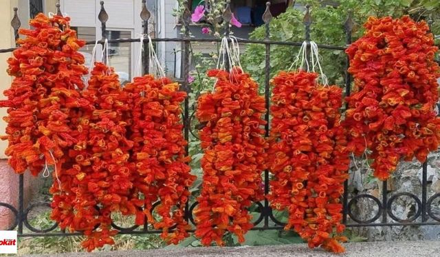 Tokat'ta her sokakta aynı manzara, balkonlar kırmızıya büründü