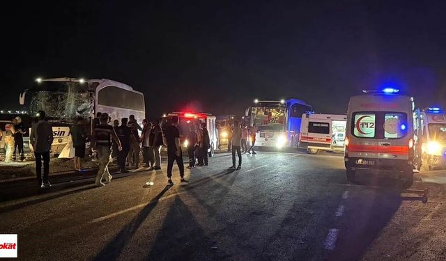 Yolcu Otobüsleri Çarpıştı: 13 Kişi Hastaneye Kaldırıldı
