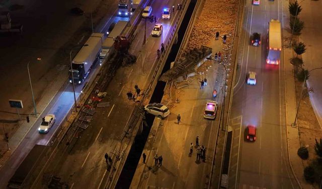 Tır ile otomobiller çarpıştı: 1 ölü, 7 yaralı