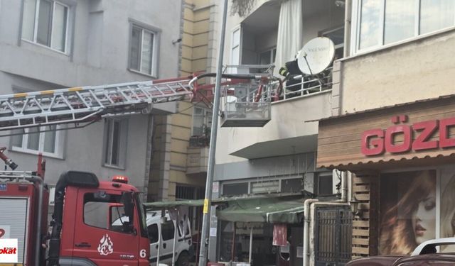 Niksar Bengiler Mahallesi'nde Akşam Saatlerinde Korkutan Yangın