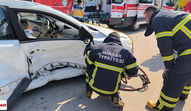 Niksar Gürçeşme sapağında feci kaza: 4 yaralı