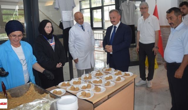 Niksar'da Protokol Ve Öğrenciler Ahilik Sofrasında Buluştu