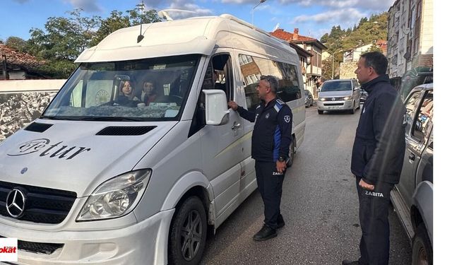 Niksar’da S Plakalı Servis Araçlarına Sıkı Denetim Eksikler Tek Tek Kontrol Edildi