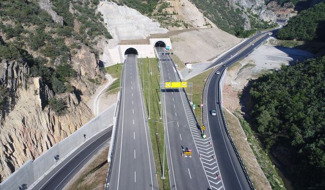 D100 Devlet Yolunun Çok Önemli Parçası 921 Metrelik Dev Tünel 4 Tane Köprüden Oluşuyor 3,6 Kilometre Geçişi Sağlıyor