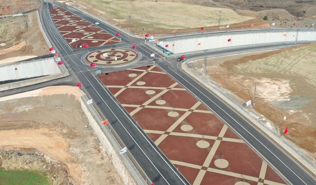 40,8 kilometrelik Proje Hızla Yükseliyor 27 Km'si Tamamlandı 656 Metre Uzunluk 2 Çift Köprü 2 Üstgeçit Bulunuyor