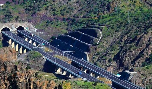 Dev Proje Dağın İçinden Geçiyor 1.762 Metre Tünel 2.445 Metre Viyadükten Oluşuyor Yol Değil Mühendislik Koridoru