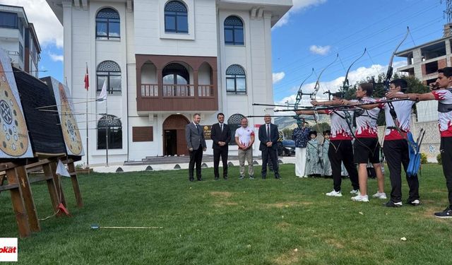 Tokat’ta hedefi 12’den vurdular: Geleneksel okçuluk okullara taşınıyor