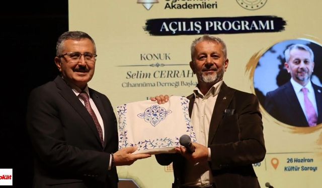 Tokat’ta Öğretmen Akademileri’nde “İyi İnsan Olmak” Söyleşisi Düzenlendi