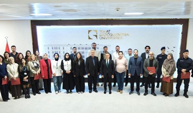 TOGÜ’de Bağımlılıkla Mücadeleye Katkı Sağlayan Eğitmenlere Teşekkür Belgesi