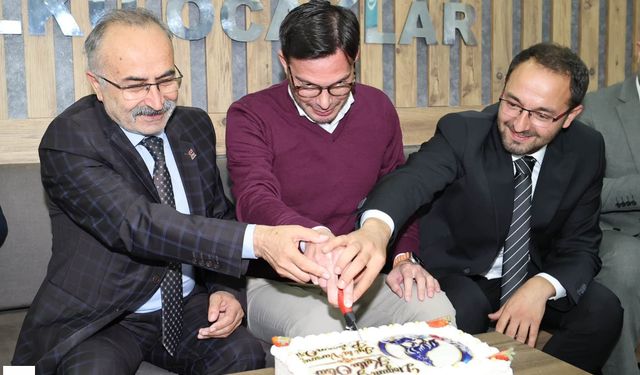 Başkan Yazıcıoğlu’na sürpriz kutlama