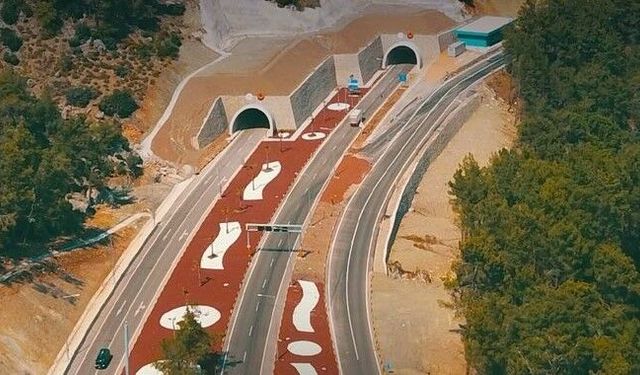1.292 Metre Uzunlukta 6 İlçeyi Merkeze Taşıyor İki Bölge Ve Bir İli Birleştiriyor Turizm Trafiği Burada Yoğunlaşıyor
