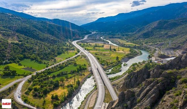 Tokat'ın Yanında Kelkit Vadisinin Yükselen İlçesi Yer Alıyor Ulaşımın Dibinde Bulunuyor Tarihi Doğası İle Bütünleşiyor