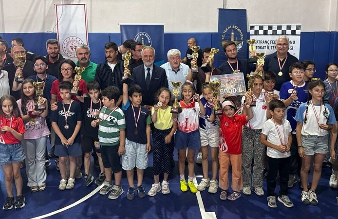 Tokat'ta Satranç Heyecanı Sona Erdi, Şampiyonlar Ödüllerini Aldı