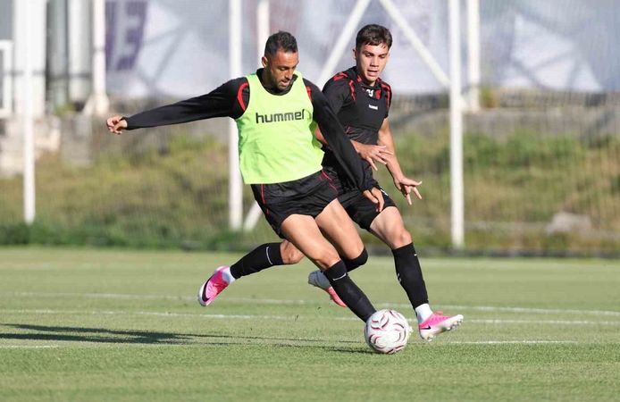 Sivasspor'da 2. etap kampı başladı